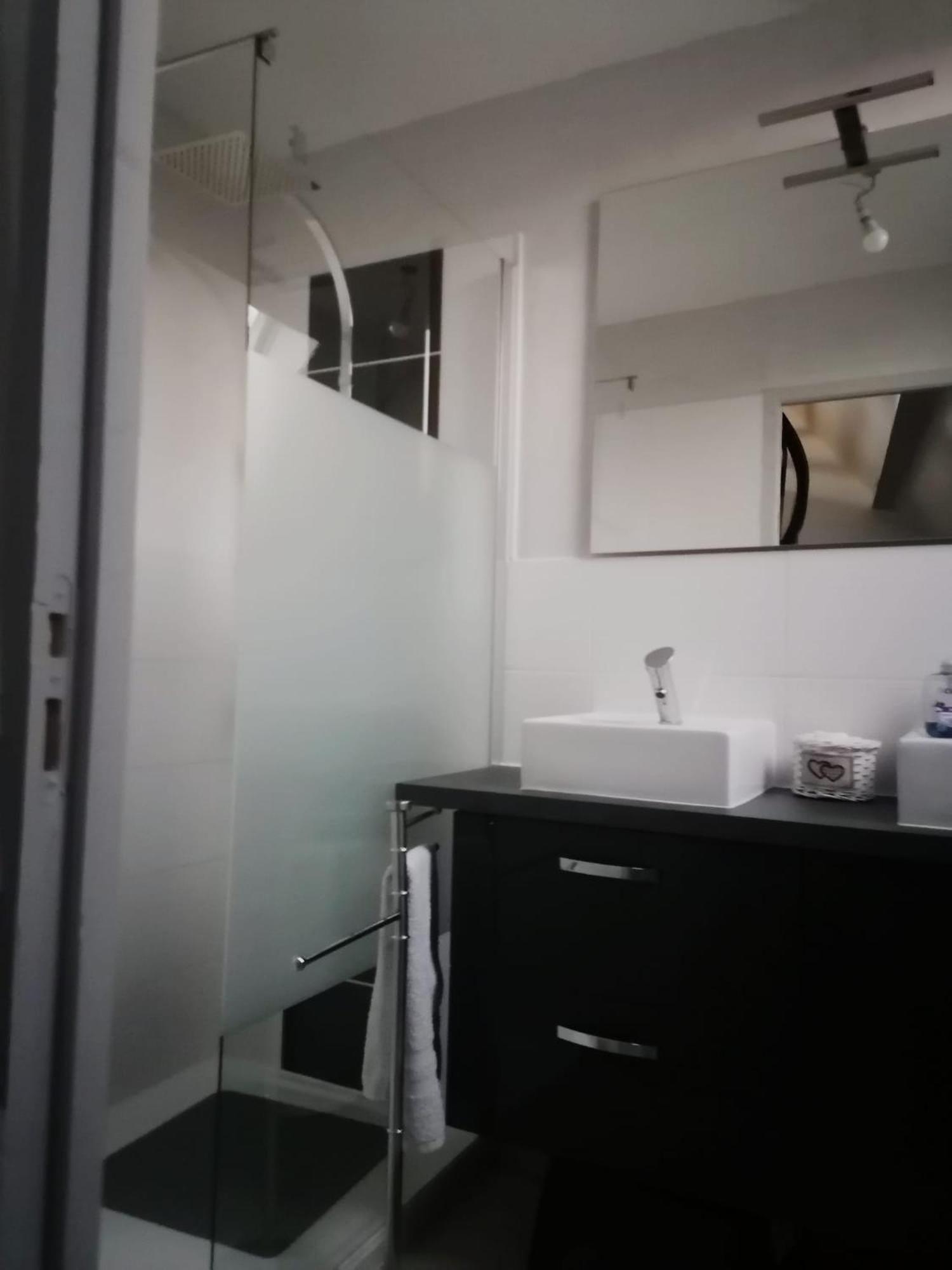 La Tour Du Bonheur Privatunterkunft Mantry